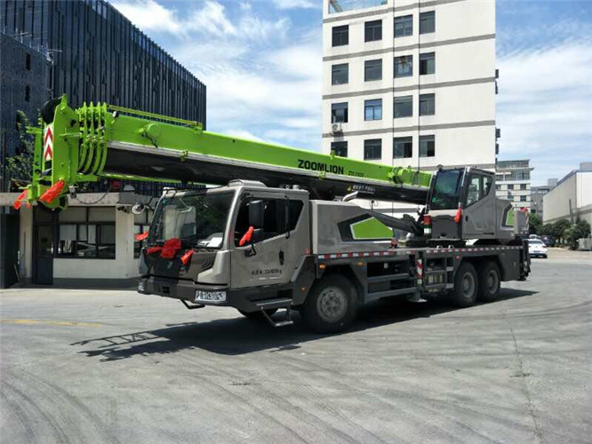 鄂尔多斯市跨街广告牌的高空安装注意事项