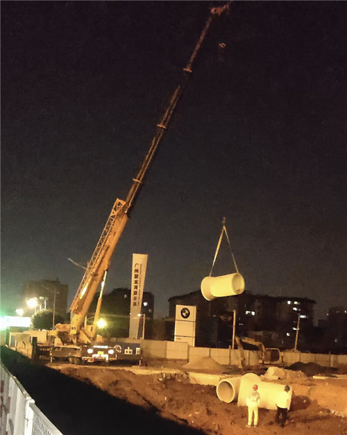 鄂尔多斯市“弯臂矫正”—— 吊车的 “形变补偿” 技术