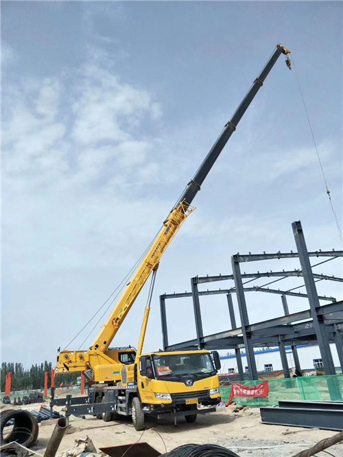 鄂尔多斯市超高层建筑钢结构吊装案例